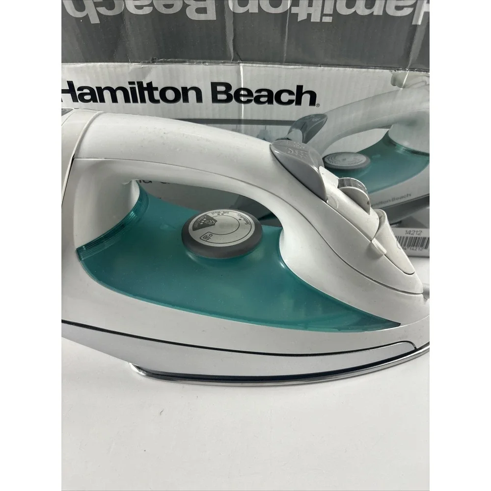 Hamilton Beach 14212 Steam Iron with Retractable Cord. New Open Box